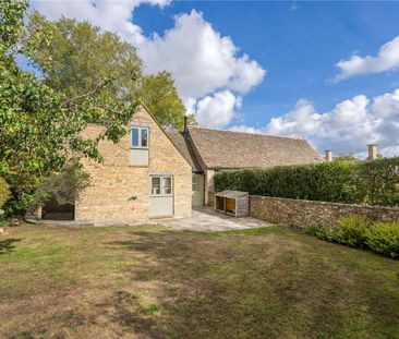 Charming three bedroom cottage in the desirable village of Winson. - Photo 3