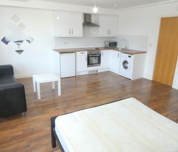 Studio to rent - Photo 6