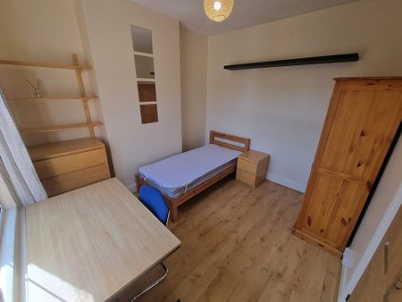 4 Bed Student Accommodation - Photo 5