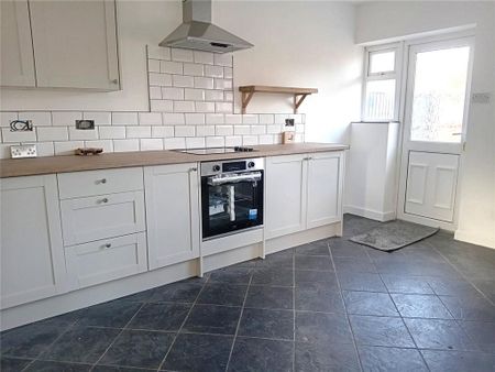 3 bedroom end of terrace house to rent - Photo 5