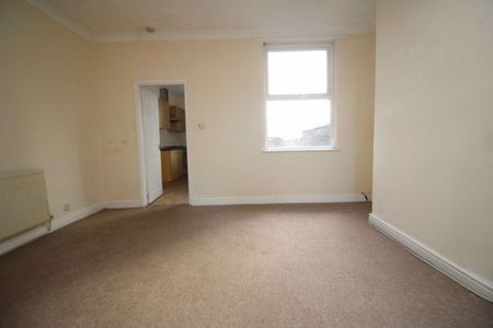 3 Bedroom Terraced House - Photo 4