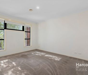 Spacious and Modern 4-Bedroom Home in Craigieburn - Photo 6