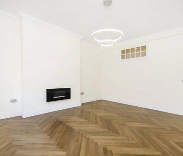3 bedroom flat to rent - Photo 1