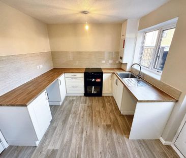 2 bedroom semi-detached house to rent - Photo 5