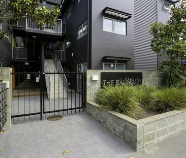 Inner City Apartment – Refurbished 3 bedroom, 1 bathroom - Photo 5