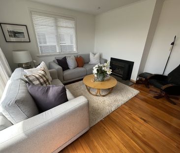 Beautifully Renovated 4 bedroom Home in Somerfield. - Photo 4