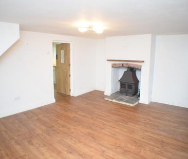 2 bedroom end of terrace house to rent - Photo 3