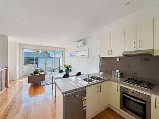 3/228 Victoria Road, Northcote VIC 3070 - Photo 1