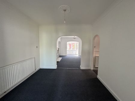 Manor Road, Doncaster, Askern - Photo 3