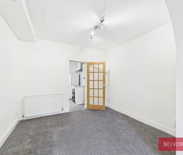 2 bedroom semi-detached house to rent - Photo 5