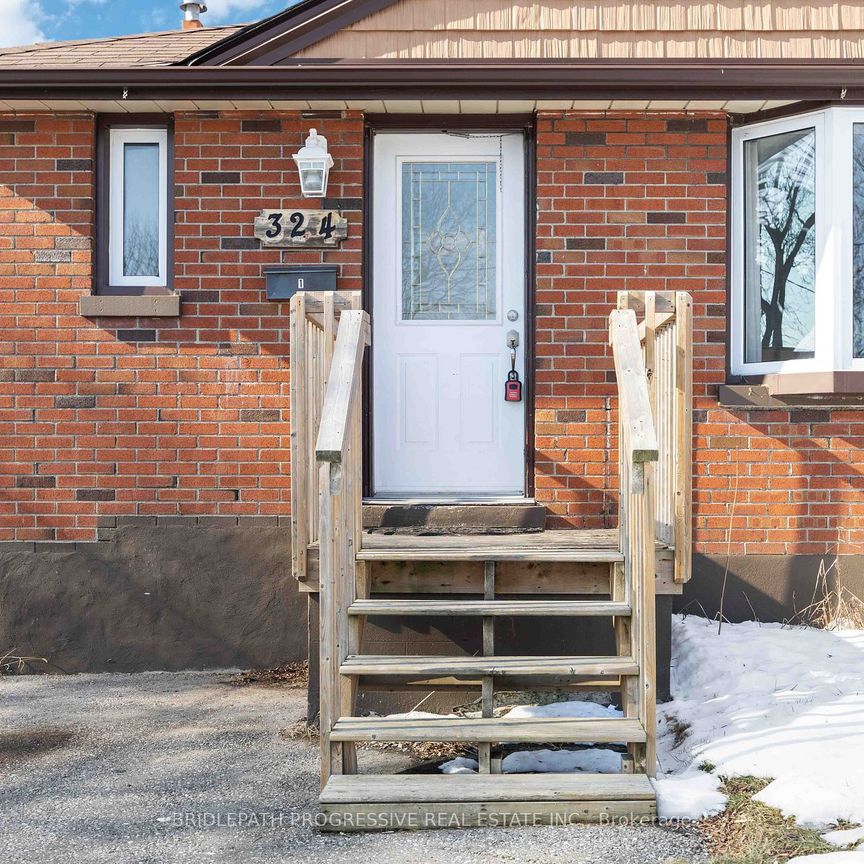 Detached Home For Lease | E8086328 - Photo 1