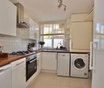 4 bedroom flat to rent - Photo 4
