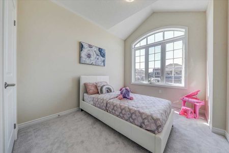 Three bedroom home for rent Whitby - Photo 3