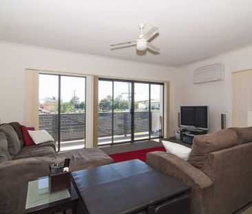 Well Appointed Home! - Photo 2