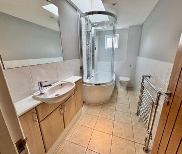 2 bedroom maisonette to rent - Photo 2