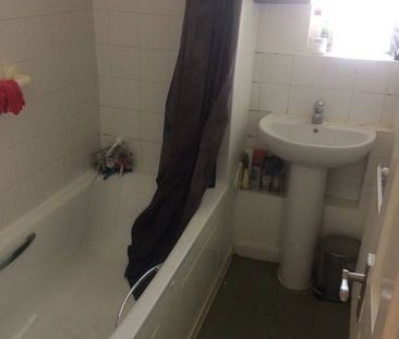 Room in a Shared Flat, Holsworthy House, E3 - Photo 6