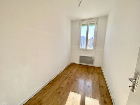 LA LONDE LES MAURES - Type 3 - duplex - location a l'année - Photo 2