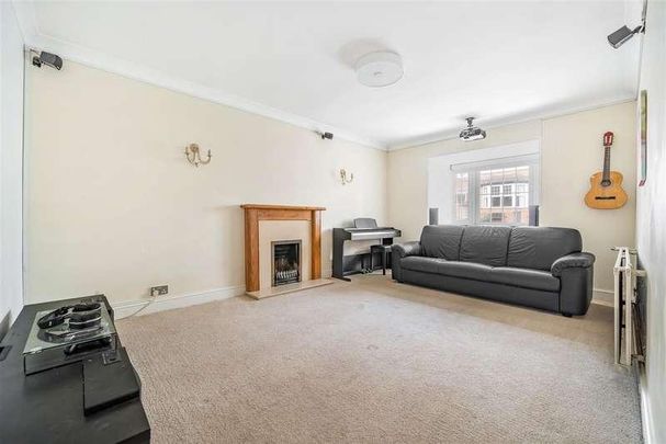 Blenheim Road, Caversham, Reading, RG4 - Photo 1