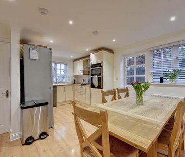 5 bedroom semi-detached house to rent - Photo 3