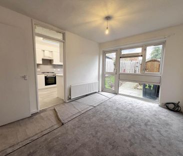 4 bedroom terraced house to rent - Photo 2