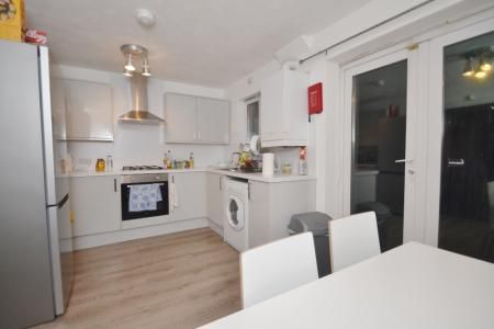 Stretford Road, Hulme, Manchester, M15 - Photo 5