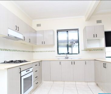 Family Home in Guildford - 4 Bed, 1 Bath - Photo 5