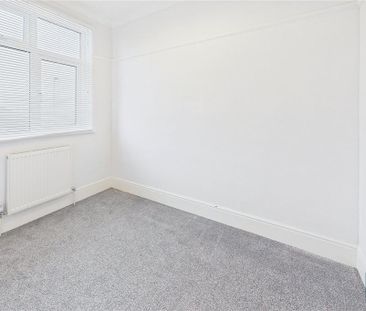 2 bedroom bungalow to rent - Photo 2