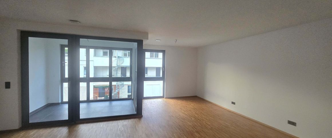 Hier lässt es sich Wohnen - Südseite in zweiter Reihe, Wintergarten und Einbauküche wartet auf Sie! - Photo 1