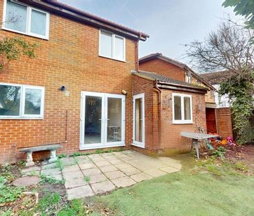 4 bedroom semi-detached house to rent - Photo 1