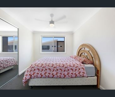 Townhouse in Prime Labrador Location - Photo 4