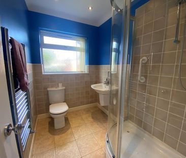 2 bedroom semi-detached bungalow to rent - Photo 6