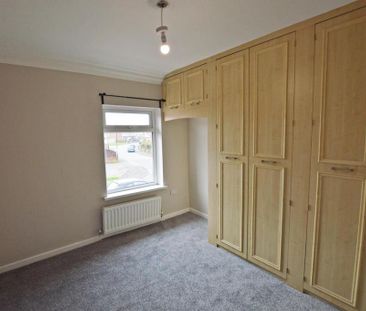 3 bedroom end of terrace house to rent - Photo 5