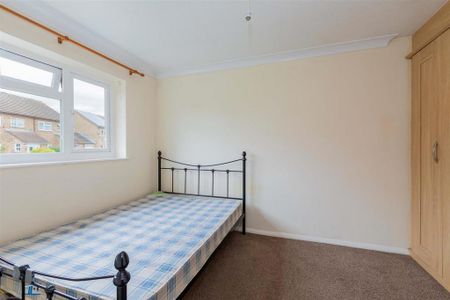 3 bedroom end of terrace house to rent - Photo 3