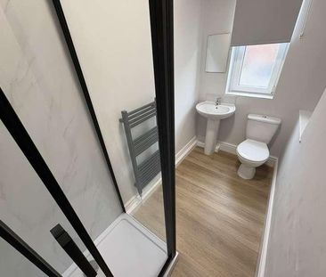 Back Poplar Terrace, Barnsley, S71 - Photo 2