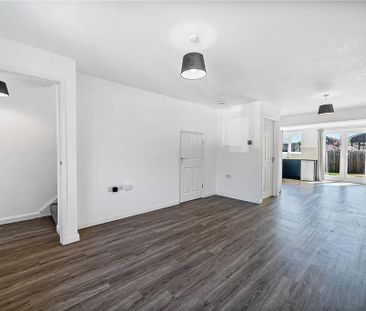 2 bedroom end of terrace house to rent - Photo 6