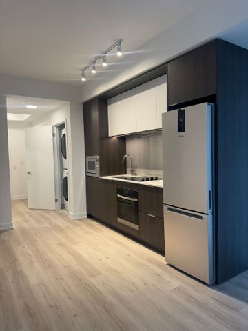 For Lease - 395 Square One Drive, Mississauga, Ontario - Photo 5