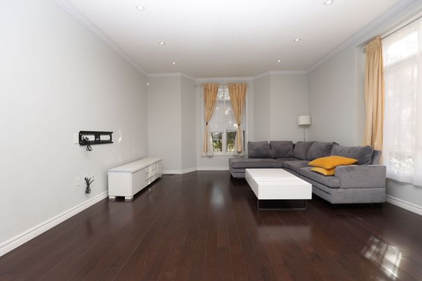 For Lease - 2 Catherina Street, Markham, Ontario - Photo 1