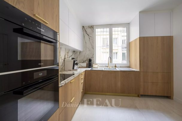 Paris VII - Champ-de-Mars - Photo 1