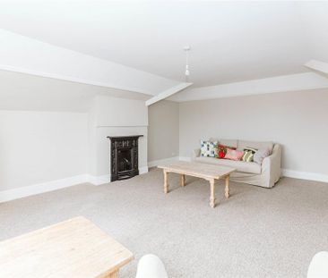 3 bedroom maisonette to rent - Photo 2