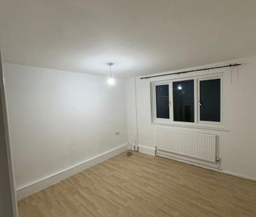 5 bedroom semi-detached house to rent - Photo 3