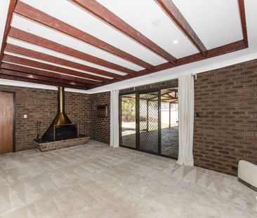 AWESOME LOCATION, QUIET CUL DE SAC AND SO MUCH SPACE! - Photo 2