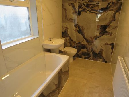 2 bedroom terraced house to rent - Photo 5