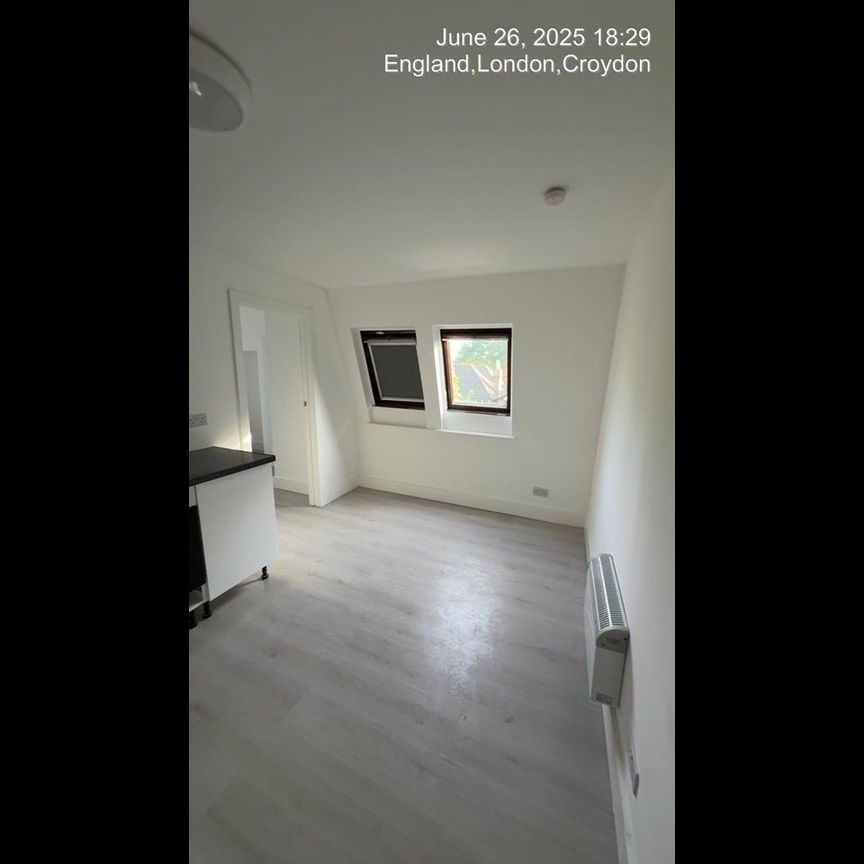1 Bed Flat, Whitworth Road, SE25 - Photo 1