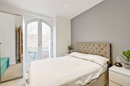 Modern one bedroom first floor apartment in Old Market. - Photo 5