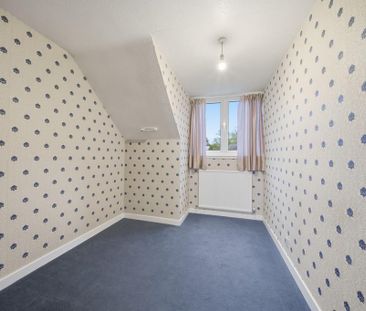 4 bedroom detached house to rent - Photo 2