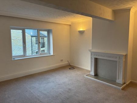 3 bedroom flat to rent - Photo 2