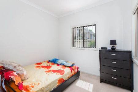 2 Bed-room townhouse with style and convenience - Photo 5