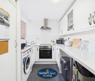 2 bedroom flat to rent - Photo 6