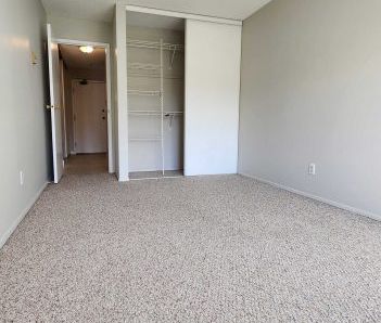 2nd Floor: Thunderbird Apt: 1bd, 1 bath - Photo 1