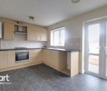 3 bedroom semi-detached house to rent - Photo 5